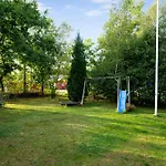 Stunning In With 3 Bedrooms And Wifi 펜션 Rønde