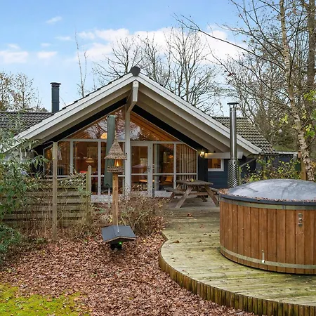 Holiday home Stunning In With 3 Bedrooms And Wifi