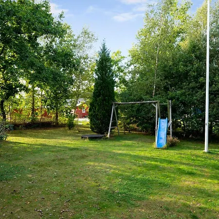 Stunning In With 3 Bedrooms And Wifi Holiday home Ronde