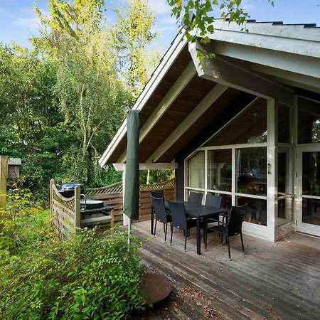 Stunning In With 3 Bedrooms And Wifi *