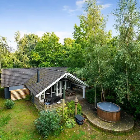 Stunning In With 3 Bedrooms And Wifi Rønde