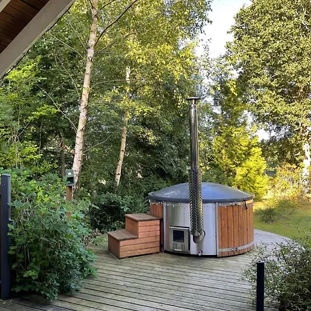 Stunning In With 3 Bedrooms And Wifi Holiday home *