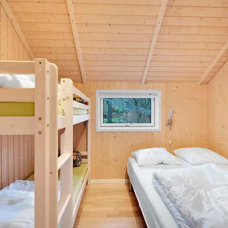 Stunning In With 3 Bedrooms And Wifi *